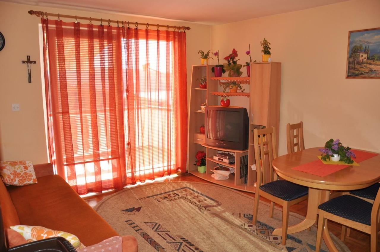 Apartments Bela - Sea View Lopar Exterior photo